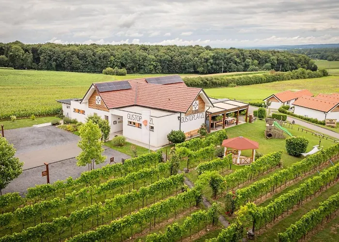 Gusto بيت خشبي